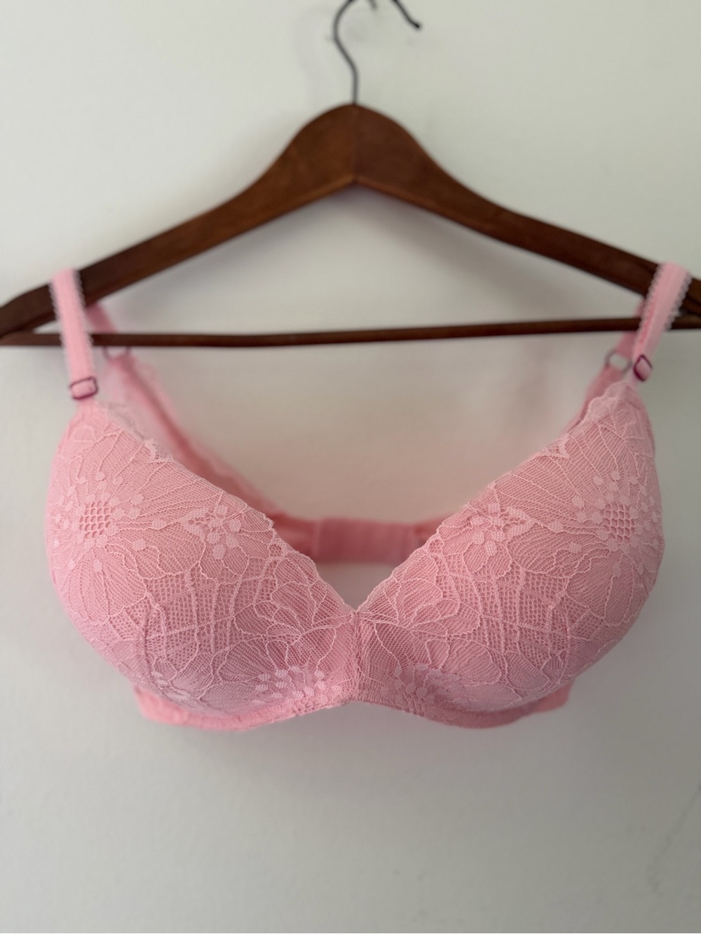 Victoria's Secret No Wire Padded Lacey Bra Pink Women's Size 34DD Lacy Strap